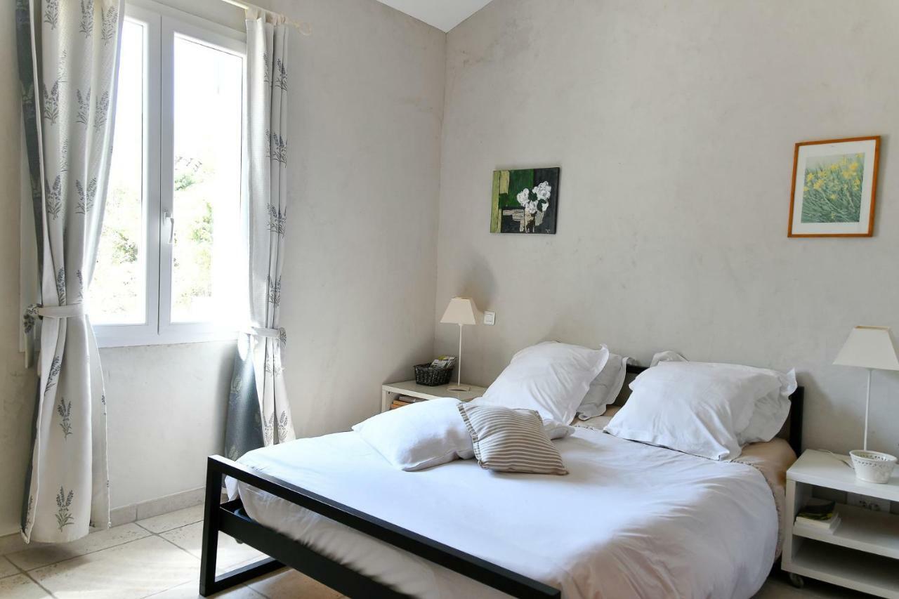 Le Mas Des Genets Saint-Remy-de-Provence Exterior photo